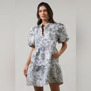 SUGARLIPS Eve Floral Nori Midi Dress blue/white Size large brand new with tags